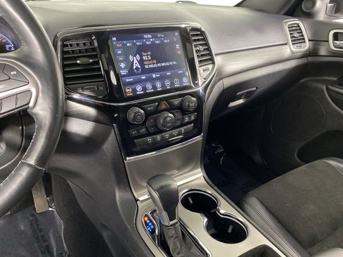 Used 2021 Jeep Grand Cherokee Laredo X AWD/4WD image 29