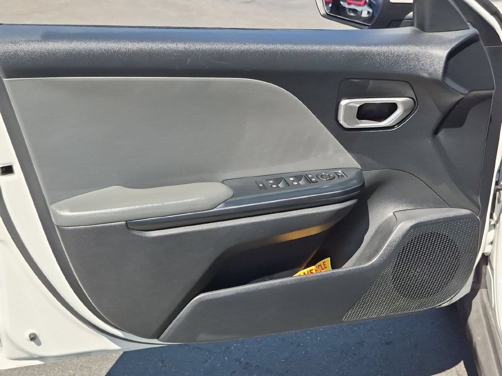 Used 2025 Kia K4 FWD image 11