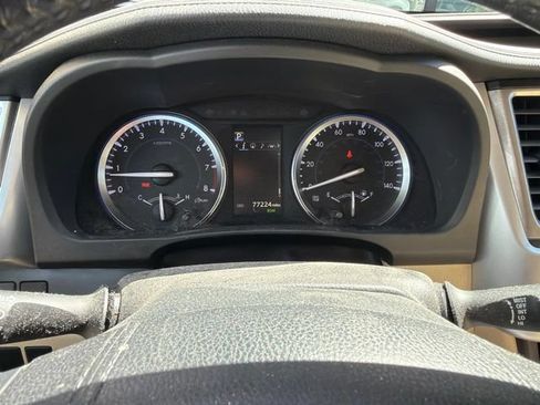 Used 2017 Toyota Highlander XLE w/ Protection Package #3 AWD/4WD image 2