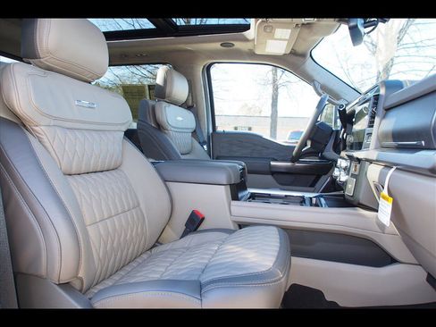 Used 2026 Ford F450 Platinum w/ Platinum Plus Package image 13