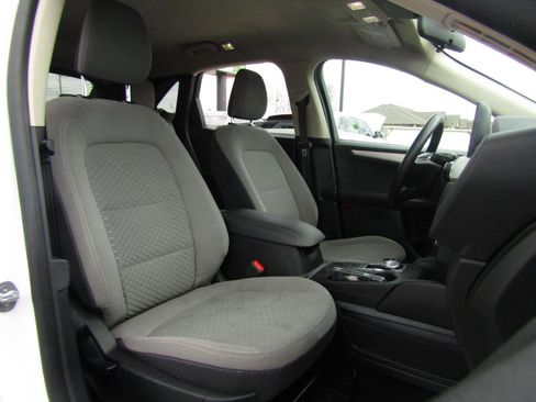 Used 2020 Ford Escape SE image 23