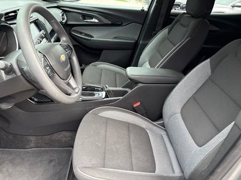 Used 2023 Chevrolet TrailBlazer LT w/ Convenience Package AWD/4WD image 9