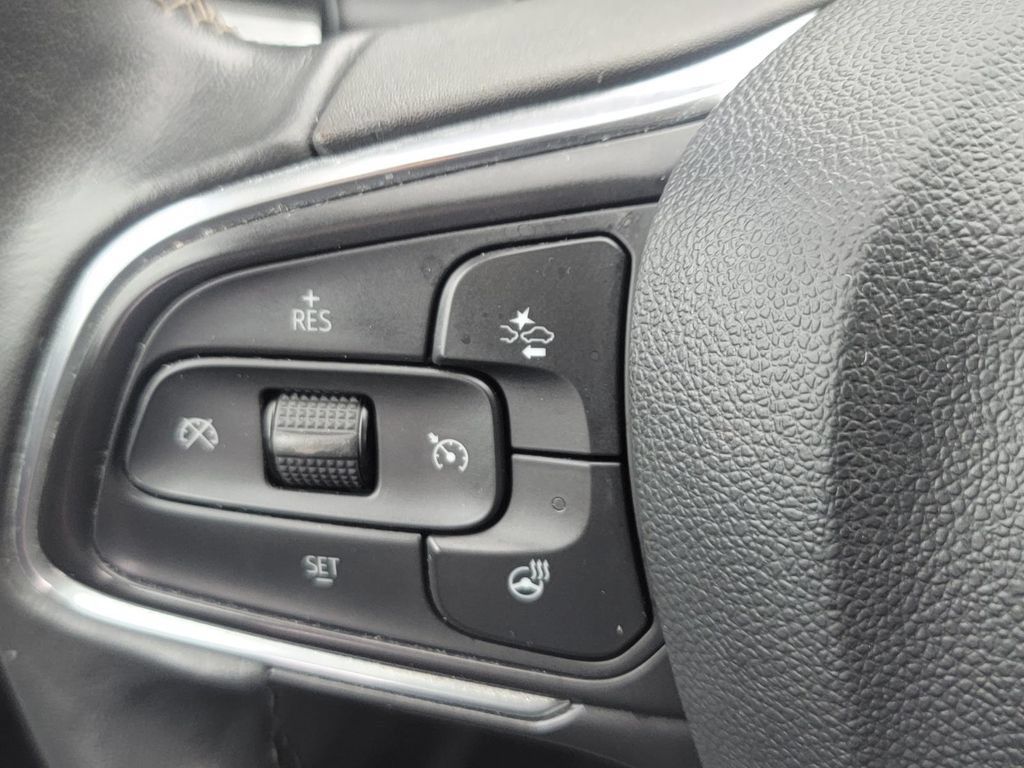 Used 2023 Buick Envision Essence FWD image 23