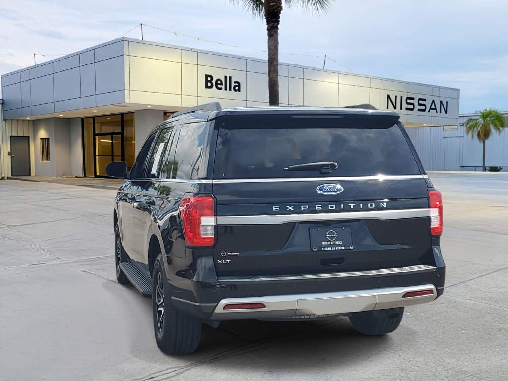 Used 2024 Ford Expedition XLT AWD/4WD image 4
