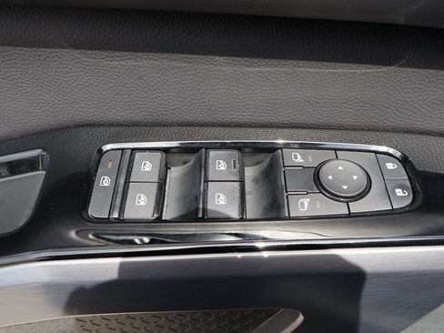 Used 2024 Nissan Pathfinder SL FWD image 41