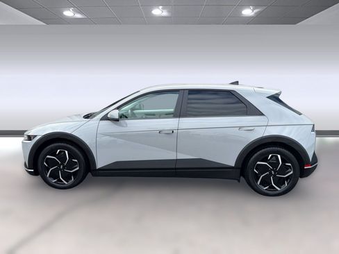 Used 2024 Hyundai Ioniq 5 SEL AWD/4WD image 2