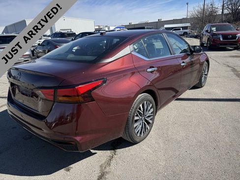 Used 2025 Nissan Altima 2.5 SV image 5