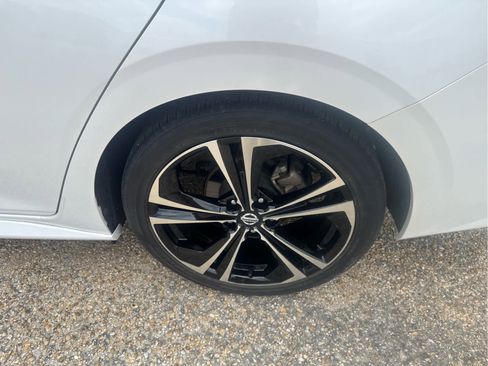 Used 2020 Nissan Sentra SR w/ Premium Package image 26