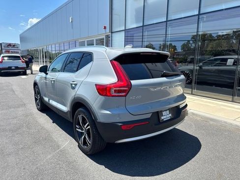 Used 2025 Volvo XC40 B5 Core AWD/4WD image 3