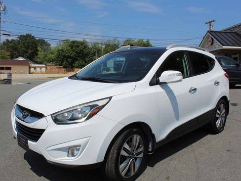 Used 2015 Hyundai Tucson Limited w/ Option Group 03 FWD image 1
