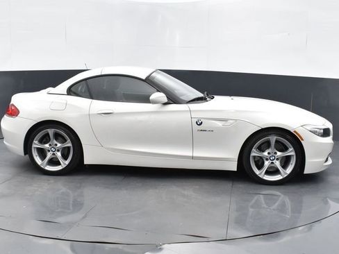 Used 2011 BMW Z4 sDrive30i image 1