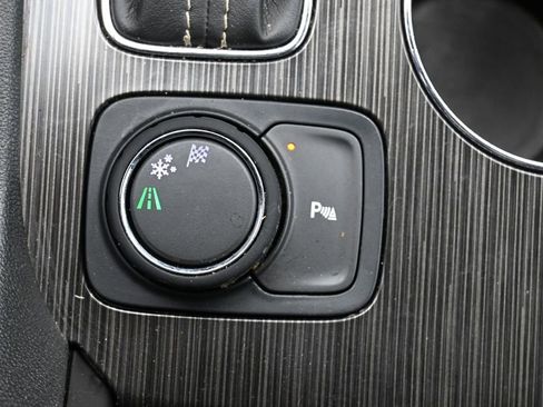 Used 2018 GMC Acadia SLT image 31