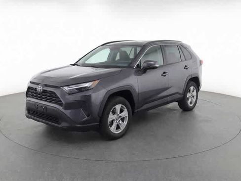 Used 2025 Toyota RAV4 XLE AWD/4WD image 1