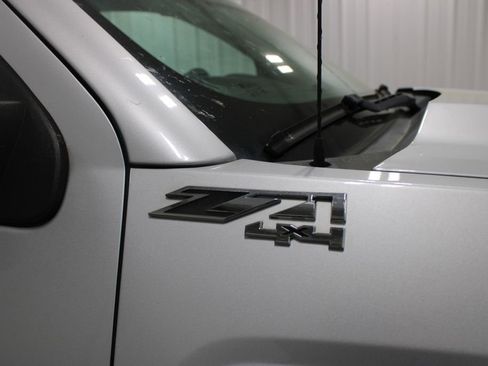 Used 2018 Chevrolet Silverado 1500 LT image 12