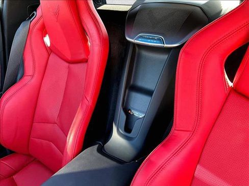 Used 2022 Chevrolet Corvette Stingray Preferred Cpe w/ Z51 Performance Package RWD image 23