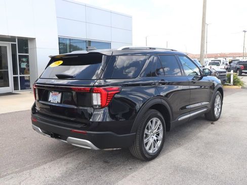 Used 2026 Ford Explorer Platinum RWD image 13
