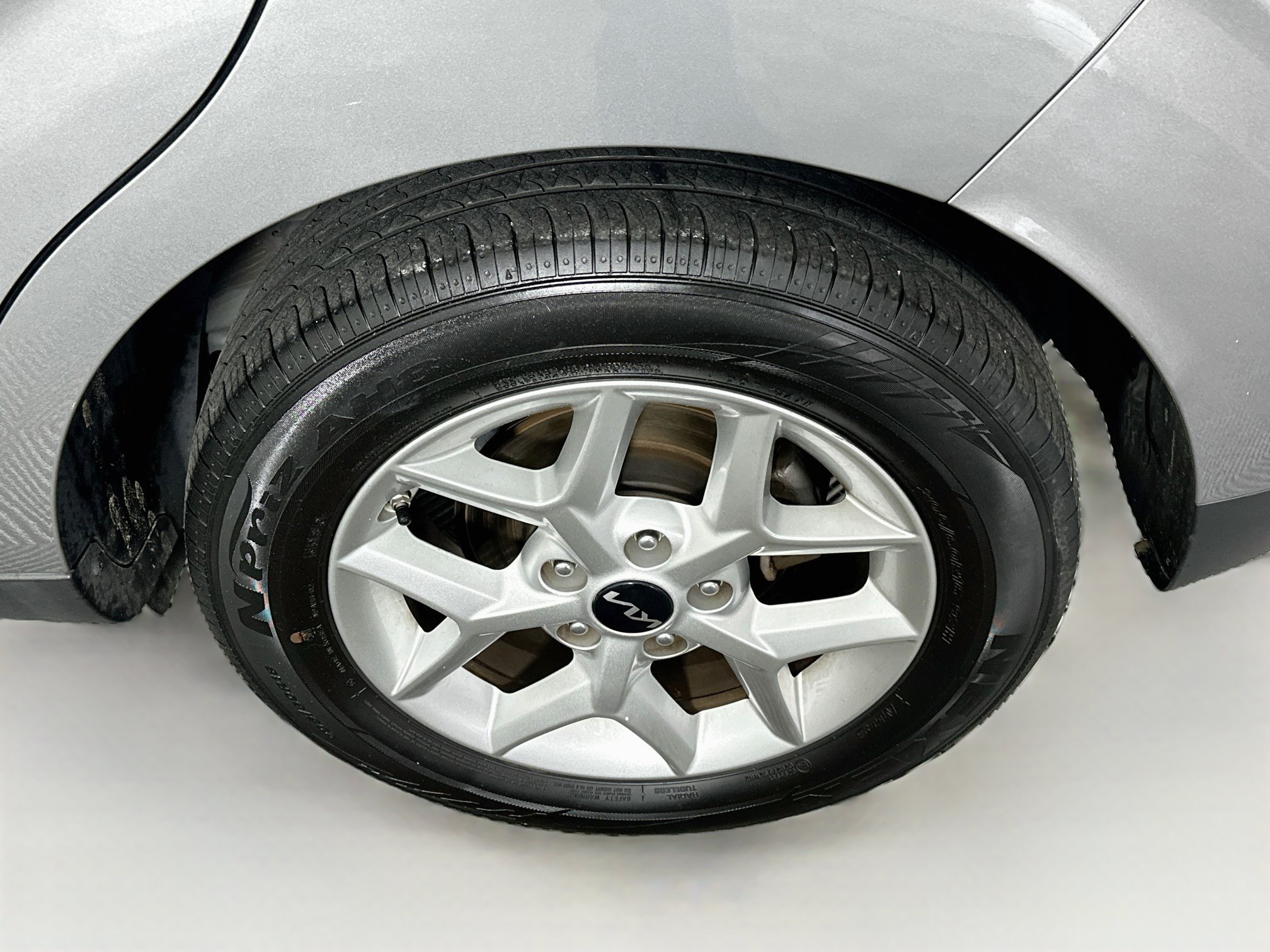 Used 2025 Kia Soul LX w/ LX Technology Package FWD image 11