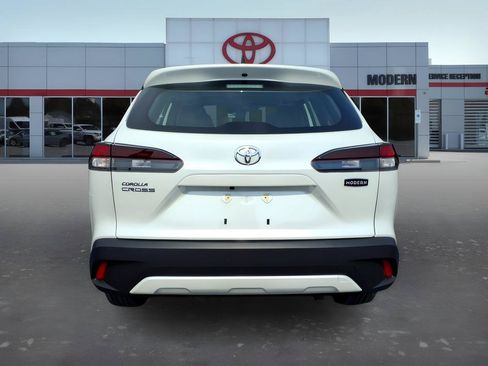 Certified 2026 Toyota Corolla Cross L FWD image 4