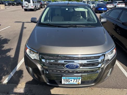 Used 2013 Ford Edge Limited w/ Driver Entry Pkg FWD image 2