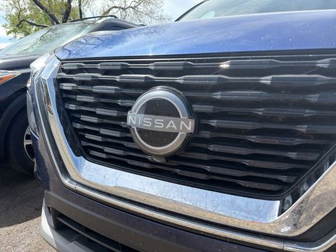 Used 2023 Nissan Rogue S image 12