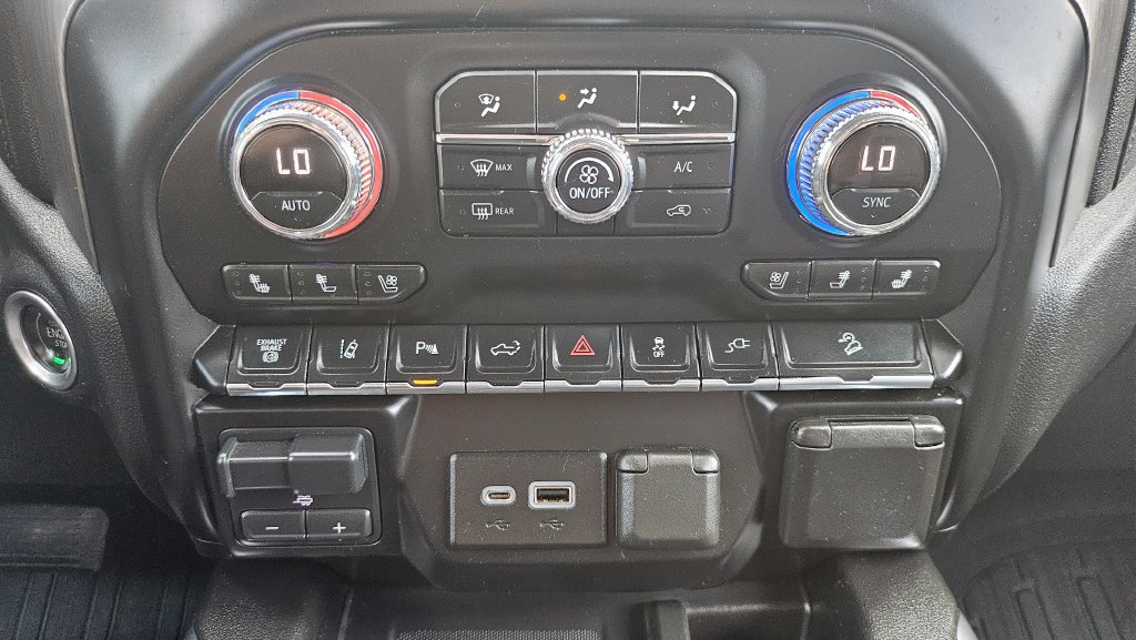 Used 2020 GMC Sierra 3500 Denali w/ Denali Ultimate Package AWD/4WD image 37
