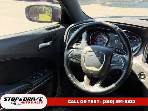 Used 2019 Dodge Charger SXT w/ Leather Interior Group RWD image 12