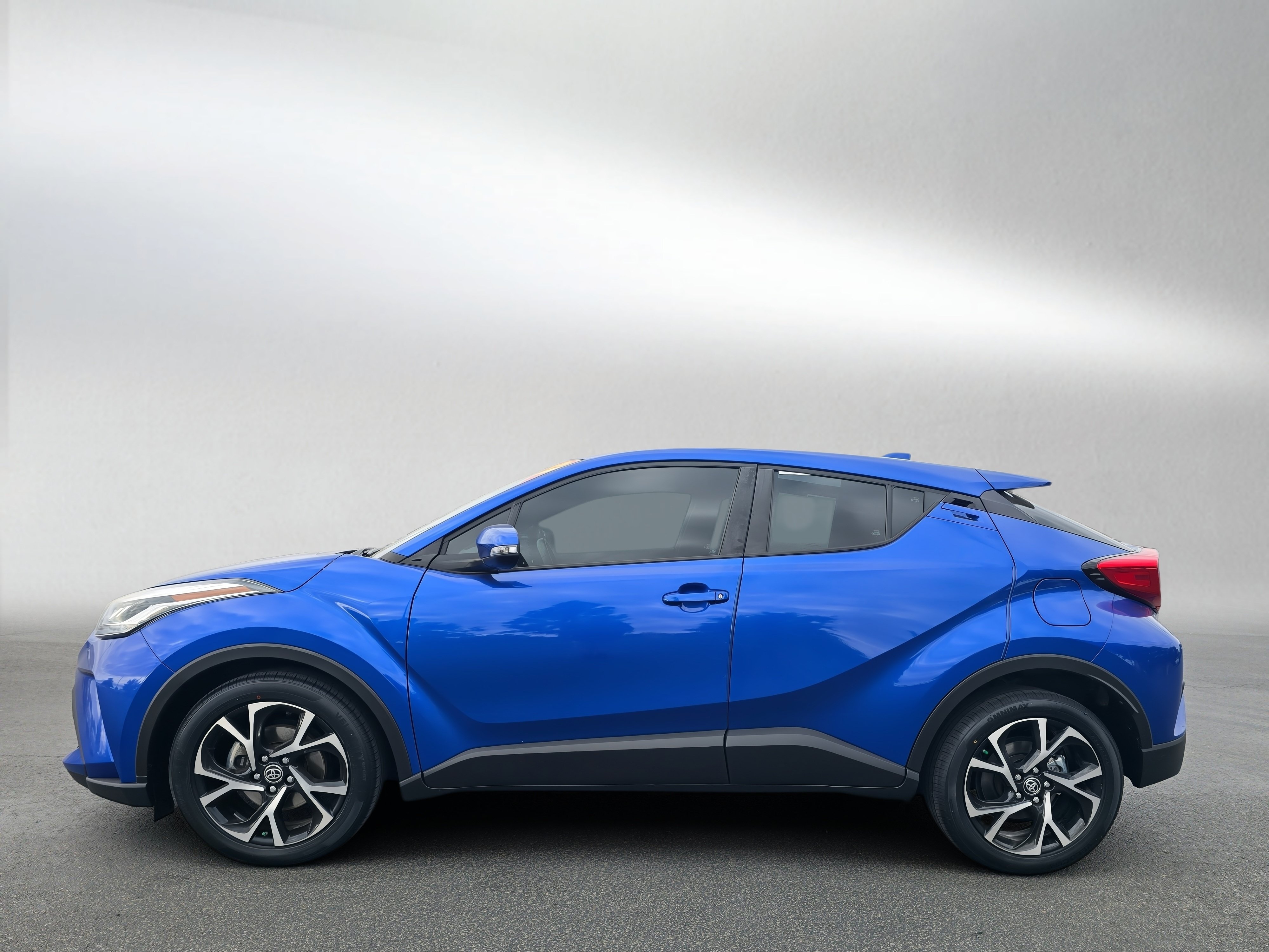 Certified 2021 Toyota C-HR XLE FWD image 3