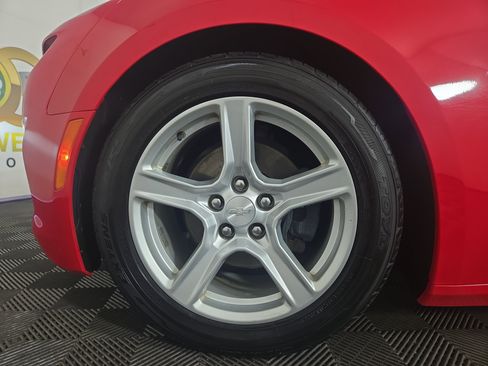 Used 2019 Chevrolet Camaro LT image 32