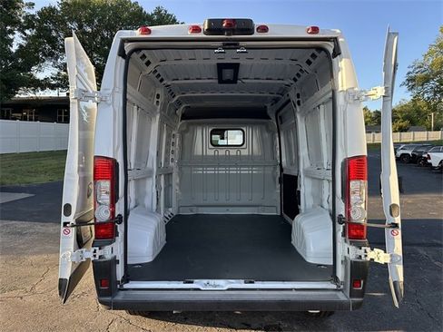 New 2026 RAM ProMaster 1500 w/ Convenience Group image 9