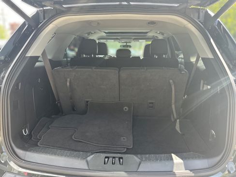 Used 2023 Ford Explorer XLT w/ Equipment Group 202A AWD/4WD image 13
