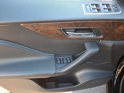 Used 2018 Jaguar F-PACE S image 12