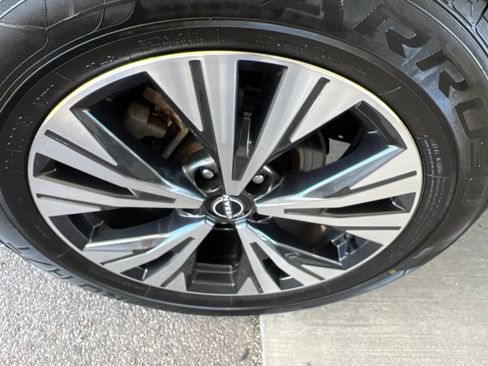 Certified 2023 Nissan Rogue SV AWD/4WD image 39