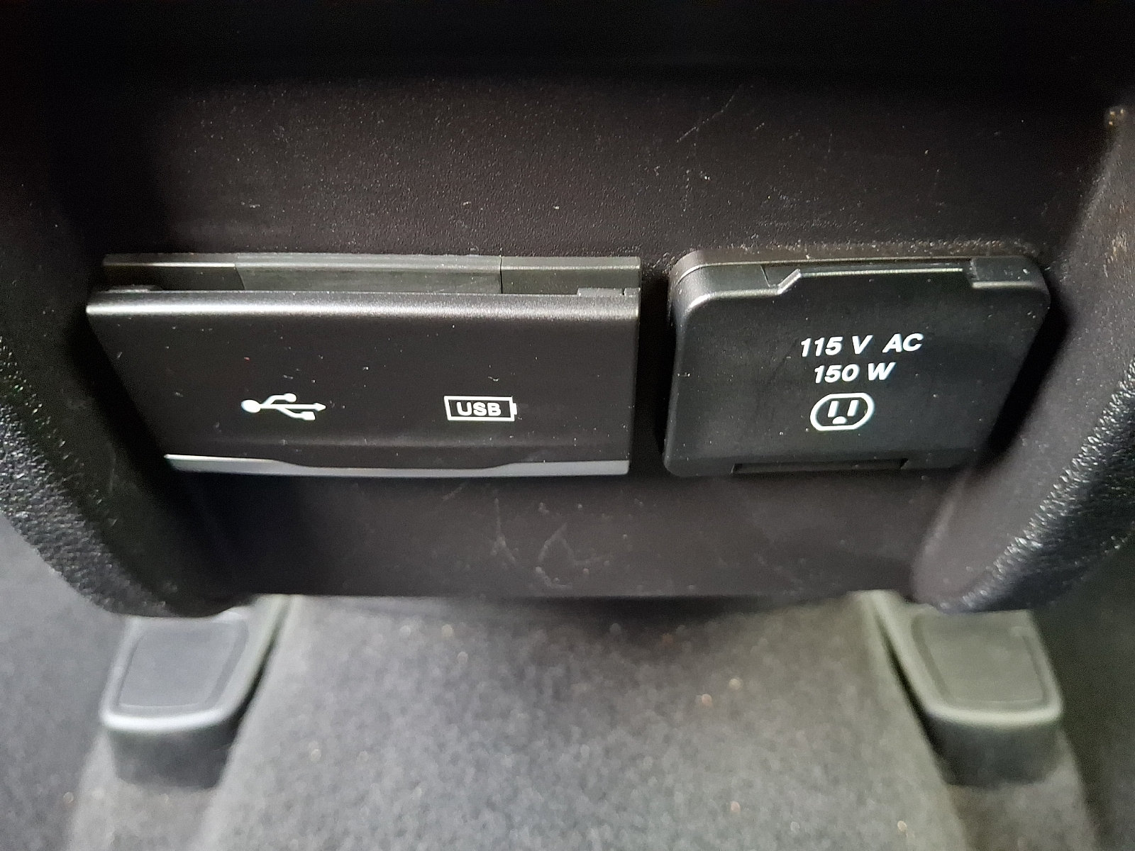 Certified 2020 Jeep Cherokee Latitude Plus AWD/4WD image 11