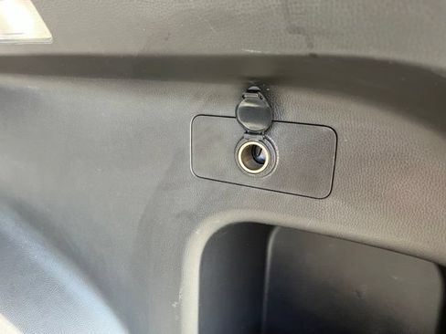 Used 2022 Toyota RAV4 XLE AWD/4WD image 11