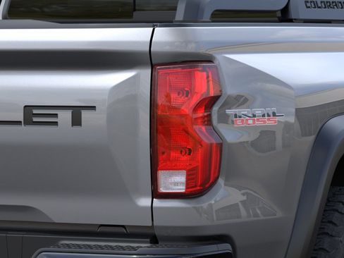 New 2026 Chevrolet Colorado Trail Boss w/ Midnight Edition AWD/4WD image 28