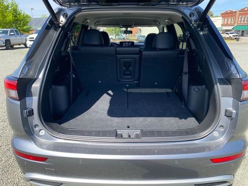 Used 2024 Mitsubishi Outlander SE AWD/4WD image 19