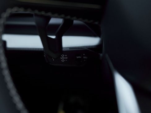 Used 2025 Lamborghini Urus SE image 56