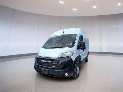 Used 2023 RAM ProMaster 2500 w/ Convenience Group image 2