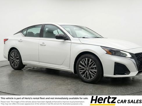 Used 2025 Nissan Altima 2.5 SV FWD image 1