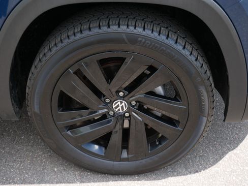 Used 2023 Volkswagen Atlas Cross Sport SE AWD/4WD image 15