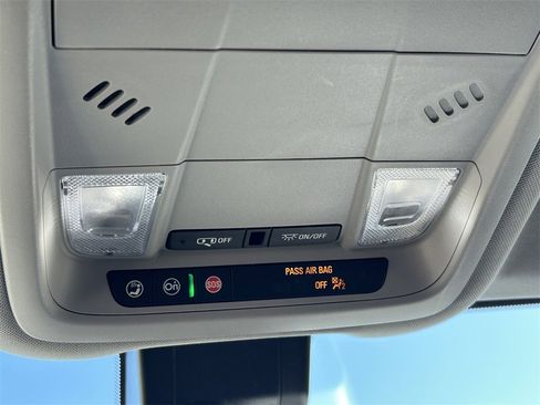 Used 2024 GMC Terrain SLE image 18