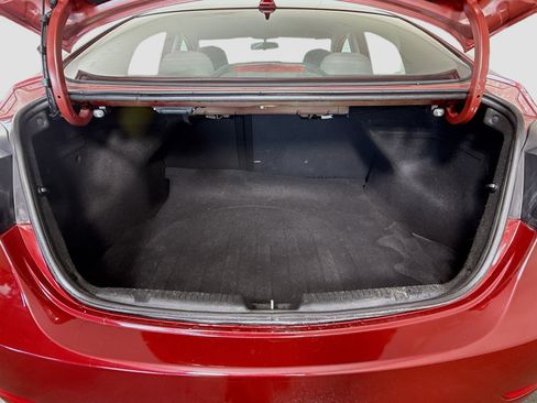 Used 2016 Hyundai Elantra SE image 32