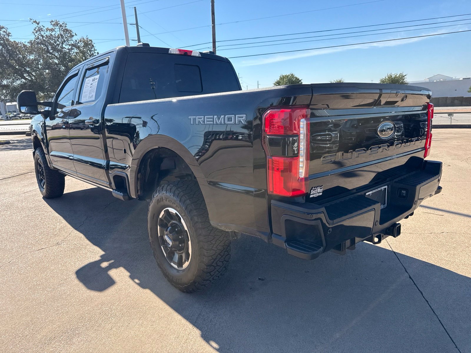 Used 2025 Ford F250 Lariat w/ Lariat Ultimate Package AWD/4WD image 5