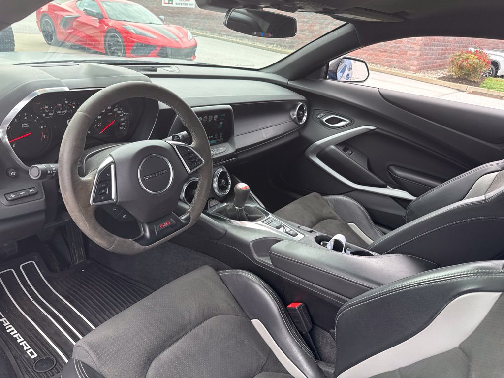 Used 2018 Chevrolet Camaro SS RWD image 12