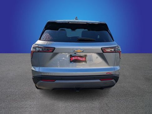 Used 2025 Chevrolet Equinox LT FWD image 4