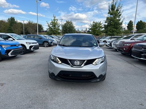Used 2019 Nissan Rogue Sport S image 8