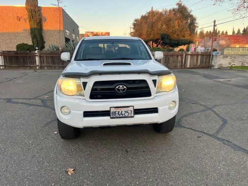 Used 2006 Toyota Tacoma PreRunner image 2