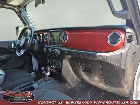 Used 2022 Jeep Wrangler Rubicon w/ LED Lighting Group AWD/4WD image 13