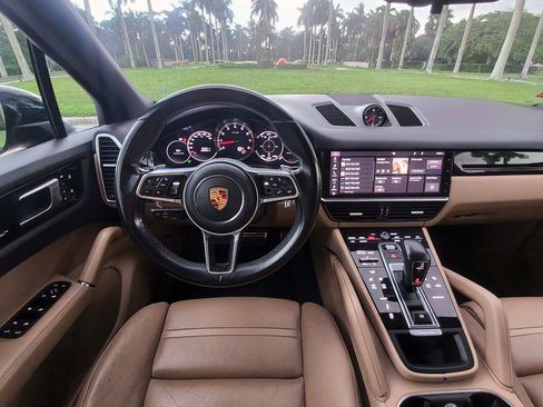 Used 2019 Porsche Cayenne S AWD/4WD image 6