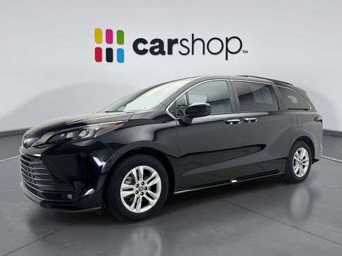 Used 2025 Toyota Sienna XLE w/ XLE Plus Package AWD/4WD image 1